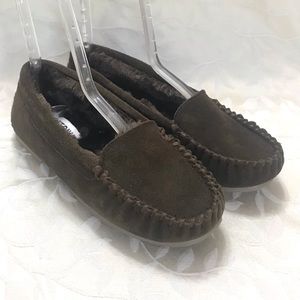 ❌SOLD❌Minnetonka House Slippers size 9 Brown Leather Moccasin Faux Fur